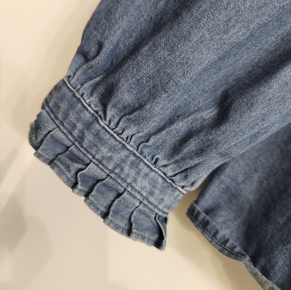 St Johns Bay Chambray Pleates-Collar and Cuff Top - Picture 2 of 3